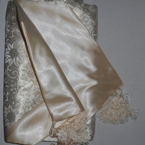 Rare Vintage 14 Piece Silky Satiny Decor Set - Picture 5 of 8